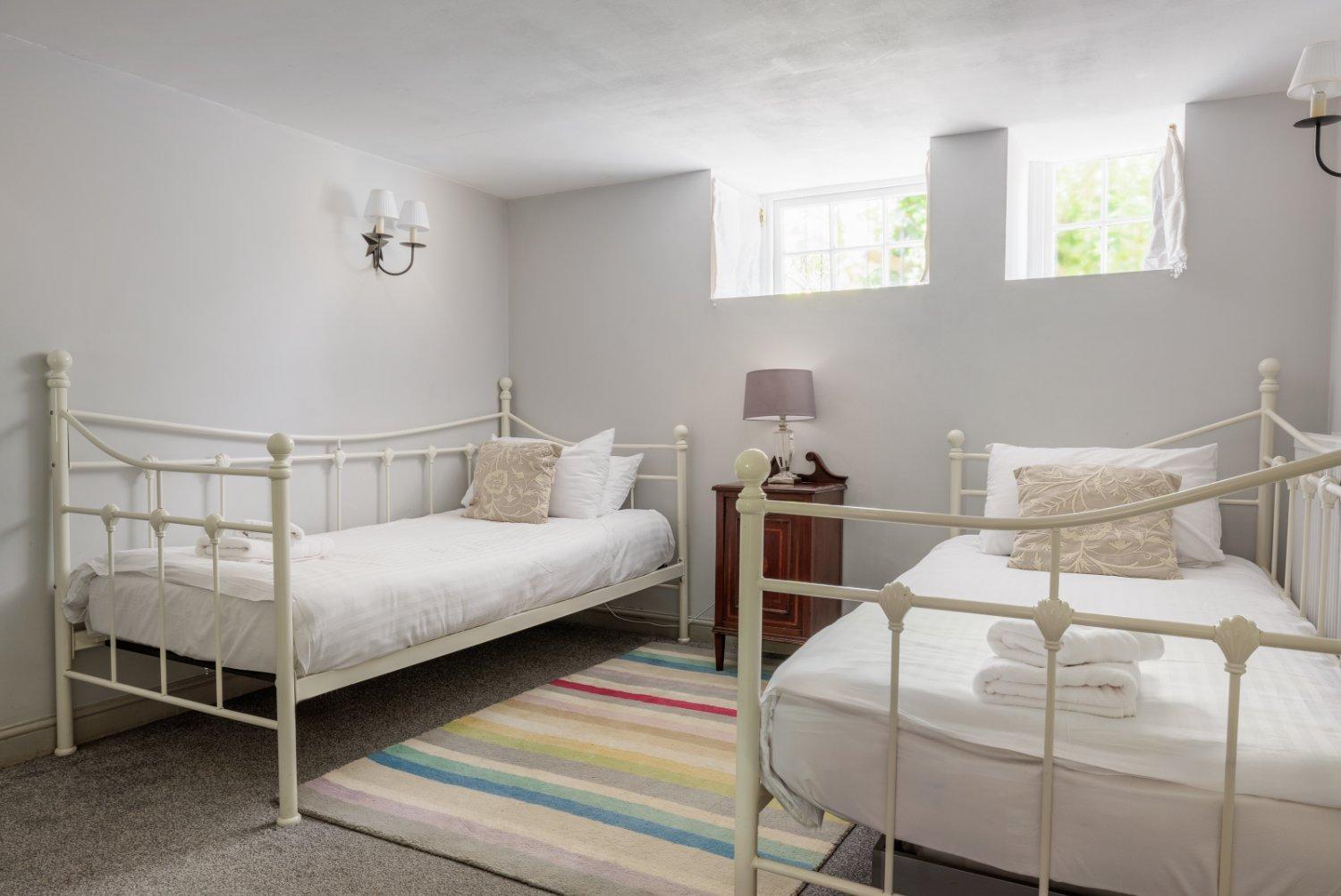 The School Rooms Estate Beautiful, Georgian Apartments With Private Heated Pool And Hot Tub Wifi And Parking Near Bath Box  Luaran gambar